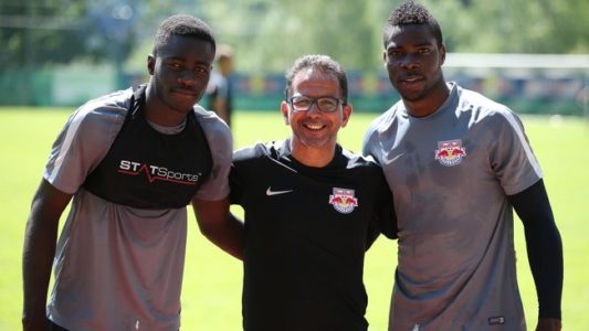 LEOGANG,AUSTRIA,29.JUN.16 - SOCCER - tipico Bundesliga, Red Bull Salzburg, training camp. Image shows Dayot Upamecano, Meslour and Zigi Laurenz (RBS). Photo: GEPA pictures/ Harald Steiner - For editorial use only. Image is free of charge.
